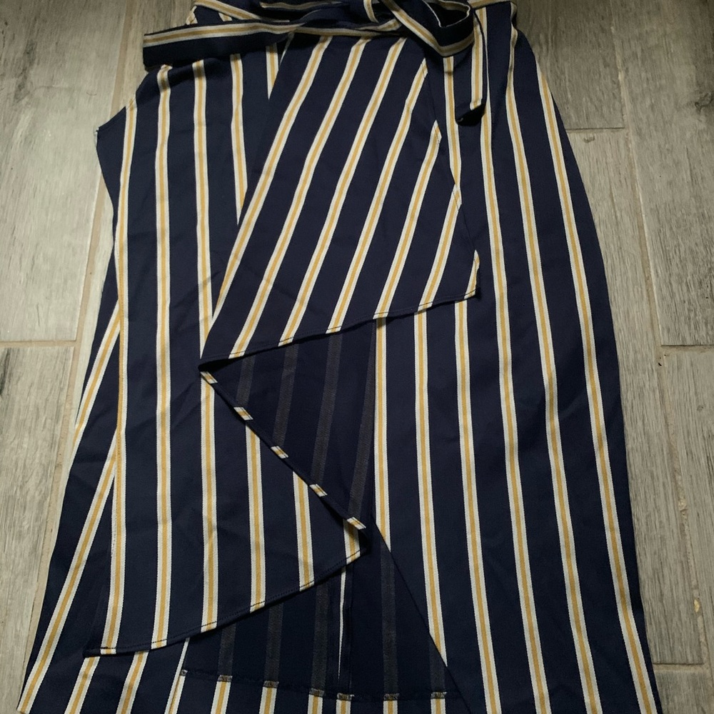 Hot 🥰🥰Beautiful 🥰🥰Skirts 🥰🥰🥰 BCBG MAXAZRIA